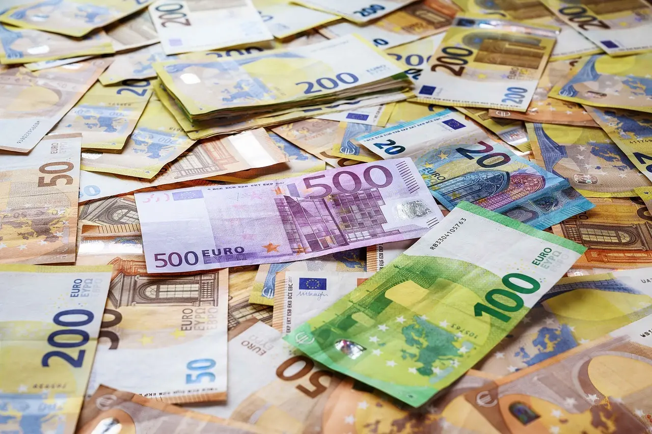Sådan overfører du penge billigt til Thailand i thailandske baht (THB)